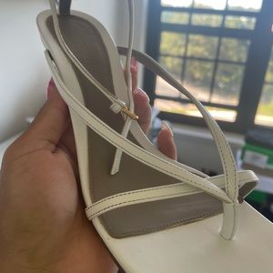 Bottega white line stretch sandals